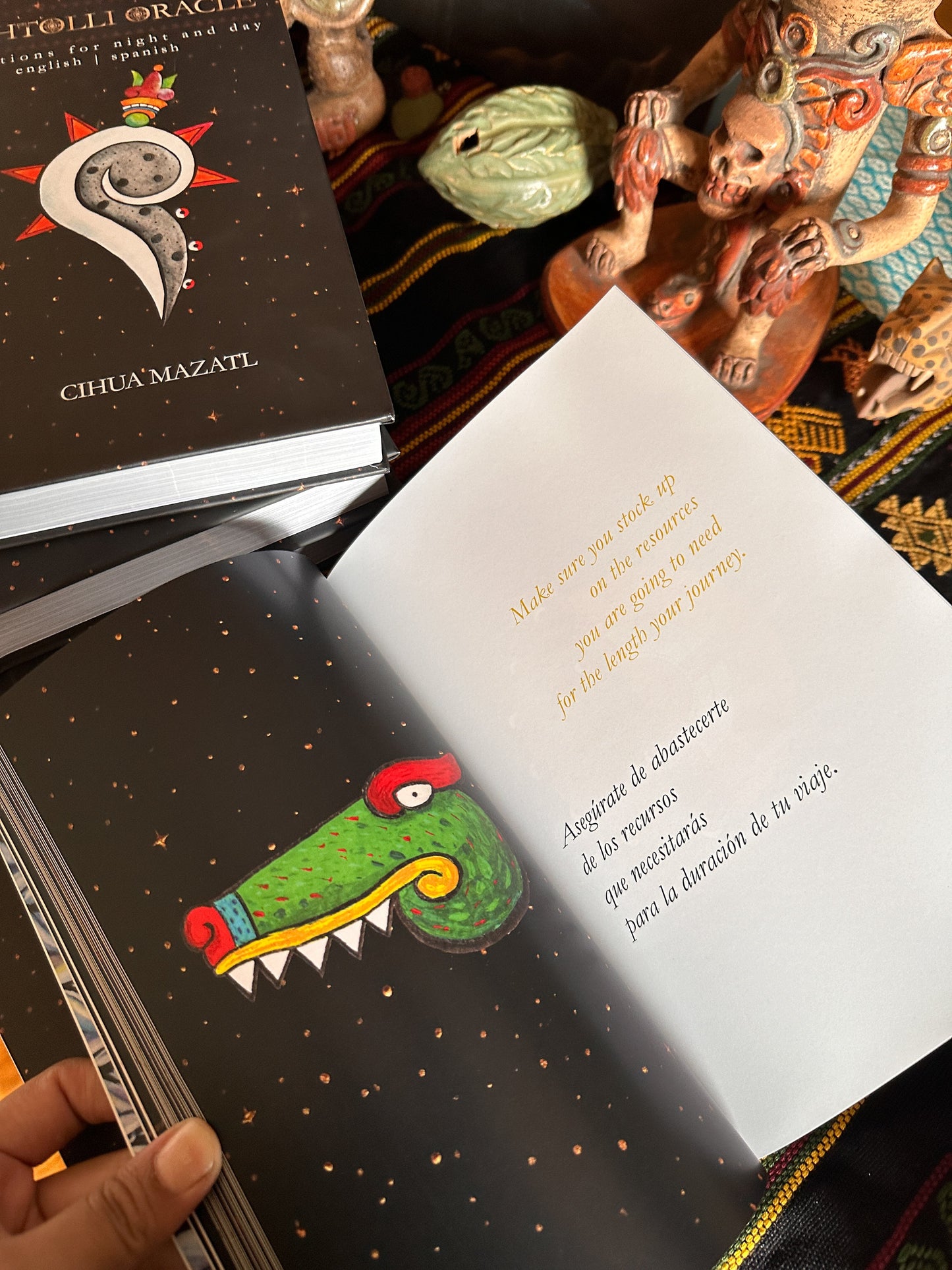 Oráculo Tlahtolli firmado: adivinaciones para la noche y el día | Libro